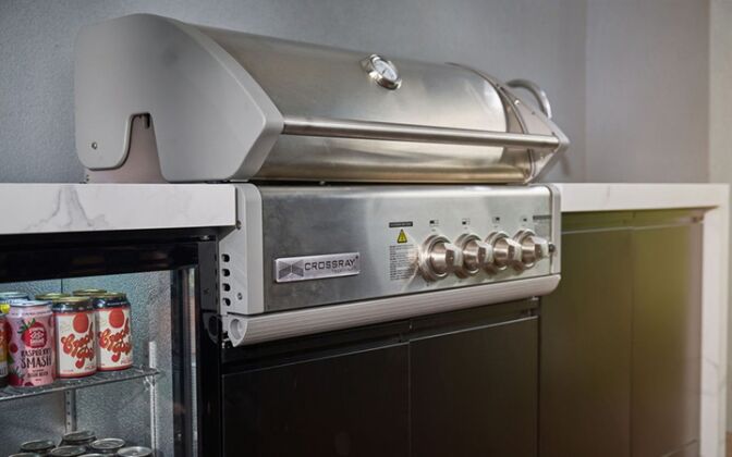 PREMIUM 4B Outdoor Kitchen Close Up 1